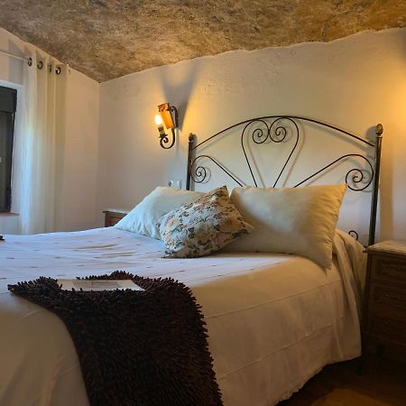 Casa Cueva "Las Calcetas" Pensionat Setenil De Las Bodegas Eksteriør billede
