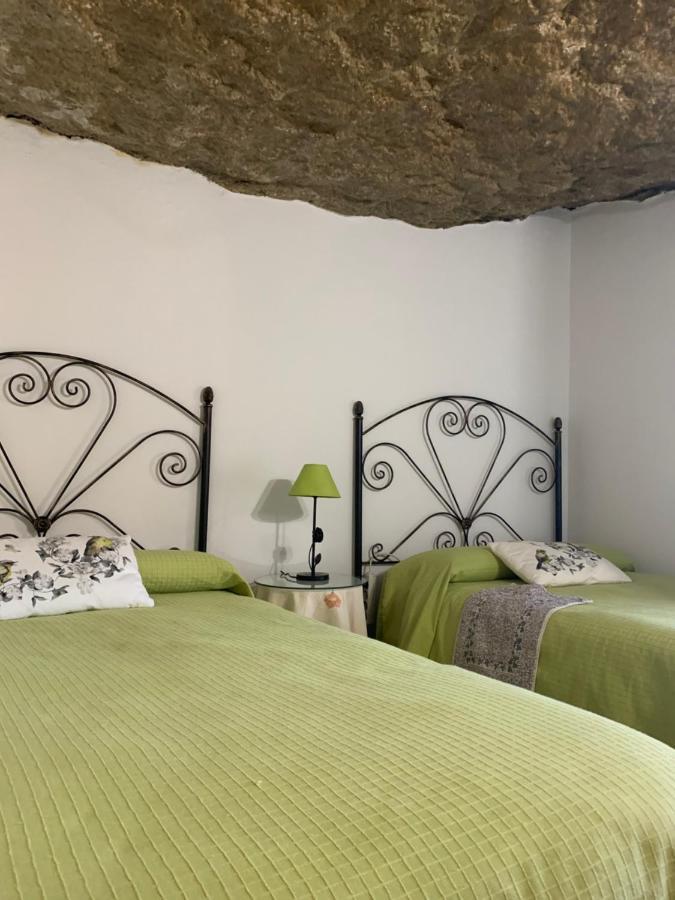 Casa Cueva "Las Calcetas" Pensionat Setenil De Las Bodegas Eksteriør billede