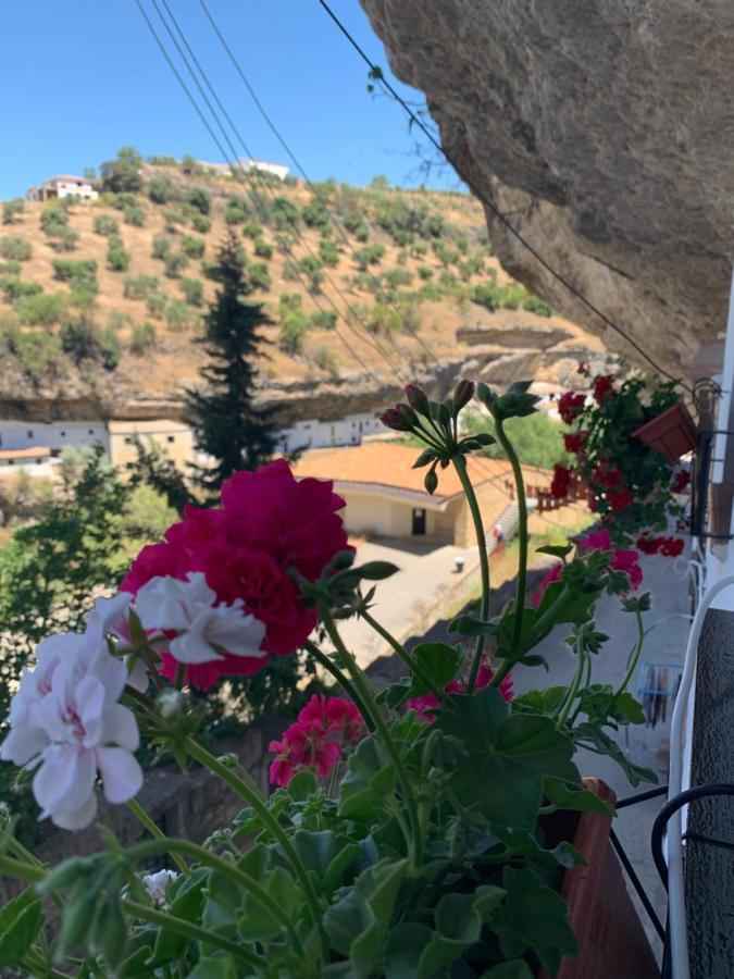 Casa Cueva "Las Calcetas" Pensionat Setenil De Las Bodegas Eksteriør billede