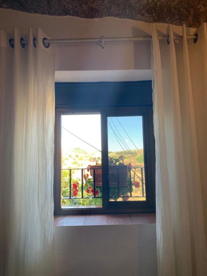 Casa Cueva "Las Calcetas" Pensionat Setenil De Las Bodegas Eksteriør billede