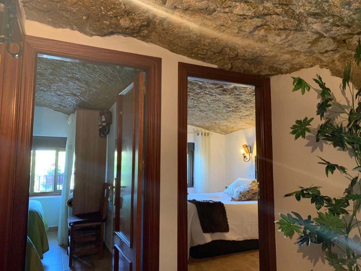 Casa Cueva "Las Calcetas" Pensionat Setenil De Las Bodegas Eksteriør billede