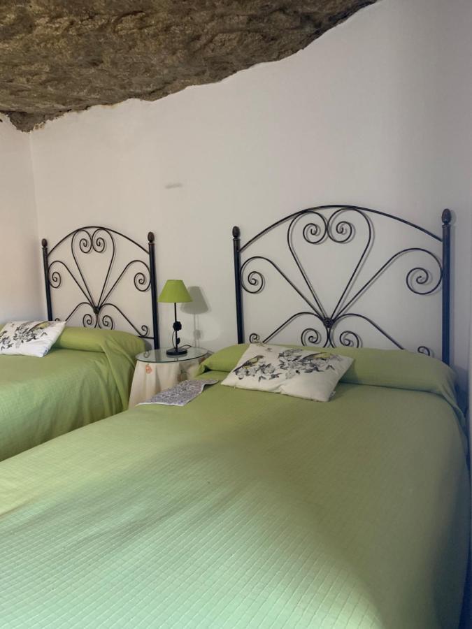 Casa Cueva "Las Calcetas" Pensionat Setenil De Las Bodegas Eksteriør billede