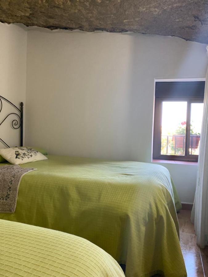 Casa Cueva "Las Calcetas" Pensionat Setenil De Las Bodegas Eksteriør billede
